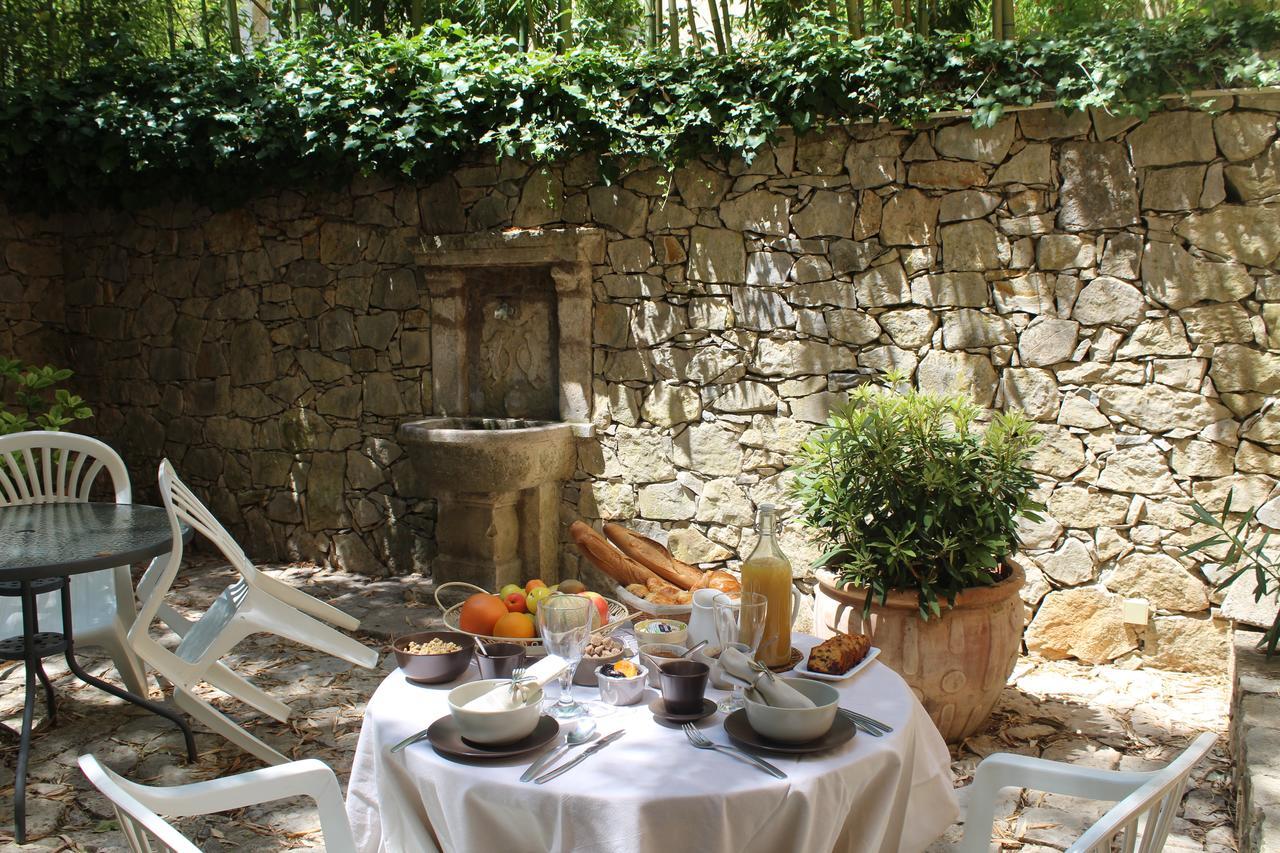 Auberge De Pachoquin Meounes-les-Montrieux Exterior photo